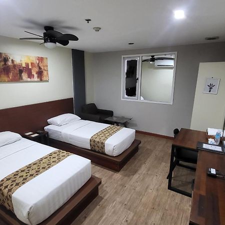 Paranaque City Dg Grami Hotel מראה חיצוני תמונה