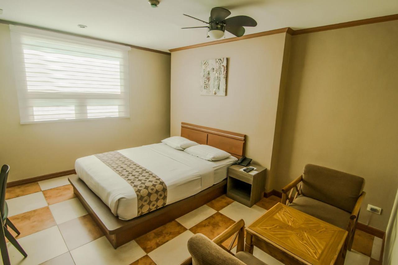 Paranaque City Dg Grami Hotel מראה חיצוני תמונה