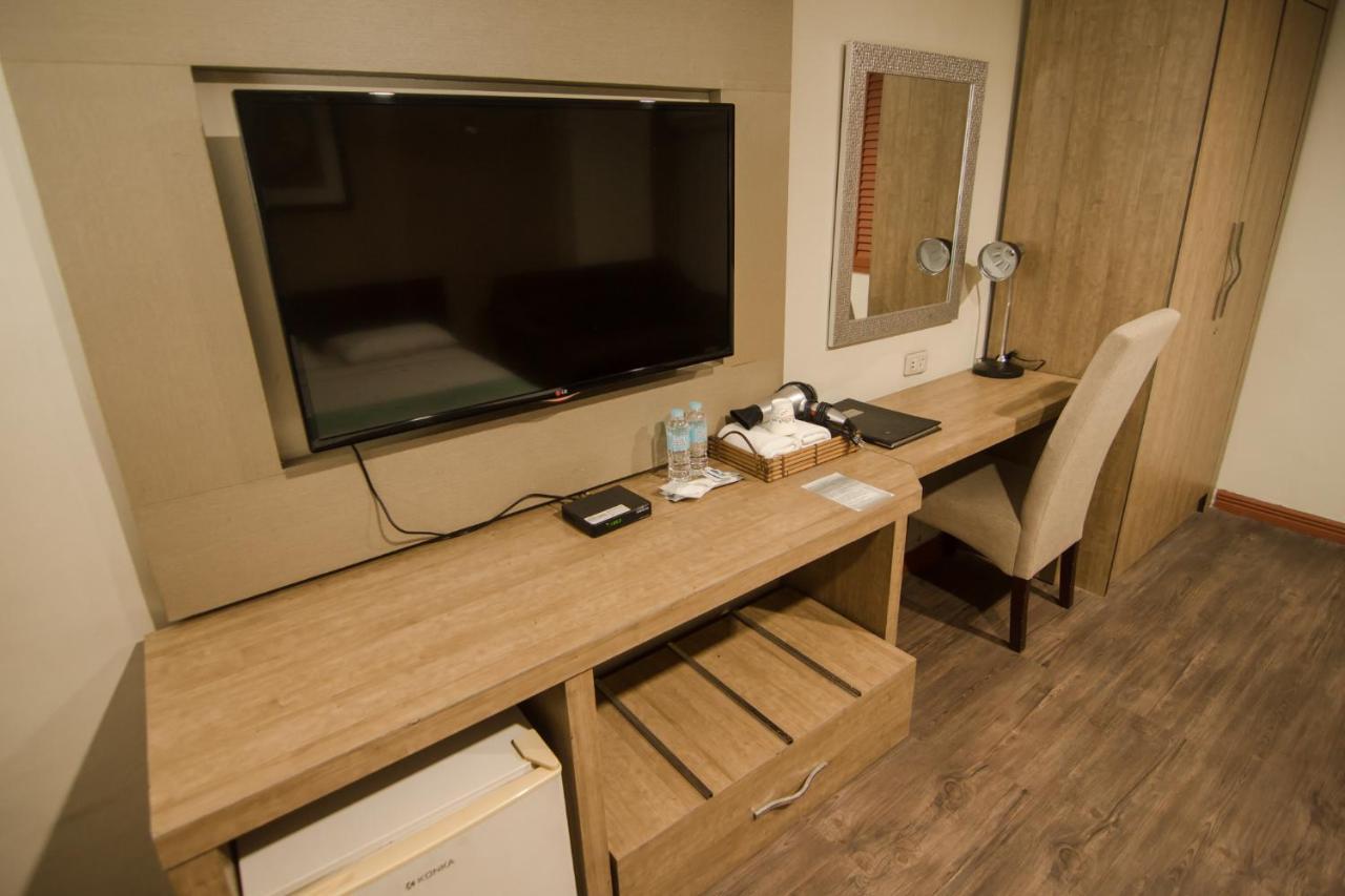 Paranaque City Dg Grami Hotel מראה חיצוני תמונה